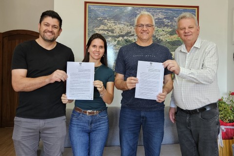 Administração Municipal firma termo de fomento para a realização da 51ª Festa do Figo de Nova Petrópolis