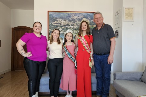 Rainhas do Sul da Serra Gaúcha visitam Nova Petrópolis e lançam campanha solidária de Natal
