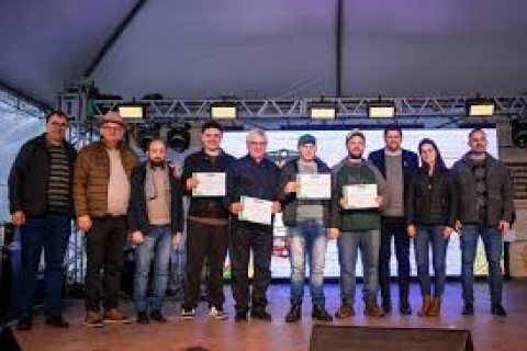 Nova Petrópolis entrega certificados SISBI para seis agroindústrias do Município