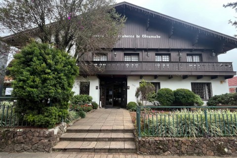 Câmara de Gramado aprova moções de aplausos e reconhecimento a instituições de destaque