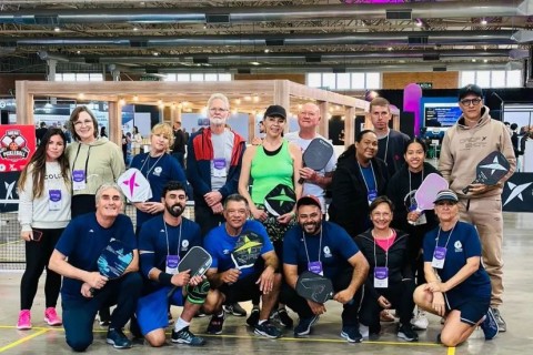 Grupo gramadense realiza clínica de Pickleball na Geronto Fair