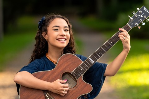 Estrela do The Voice Kids, Luiza Barbosa, visita a Magia da Páscoa neste domingo